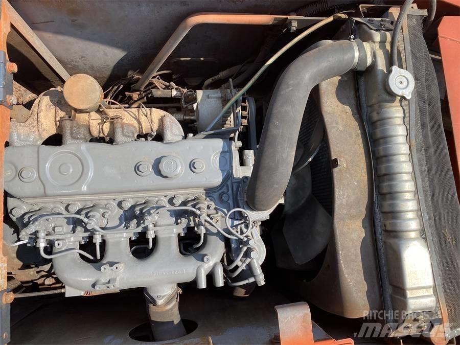 Hitachi EX 100 G-3 Pelle sur chenilles