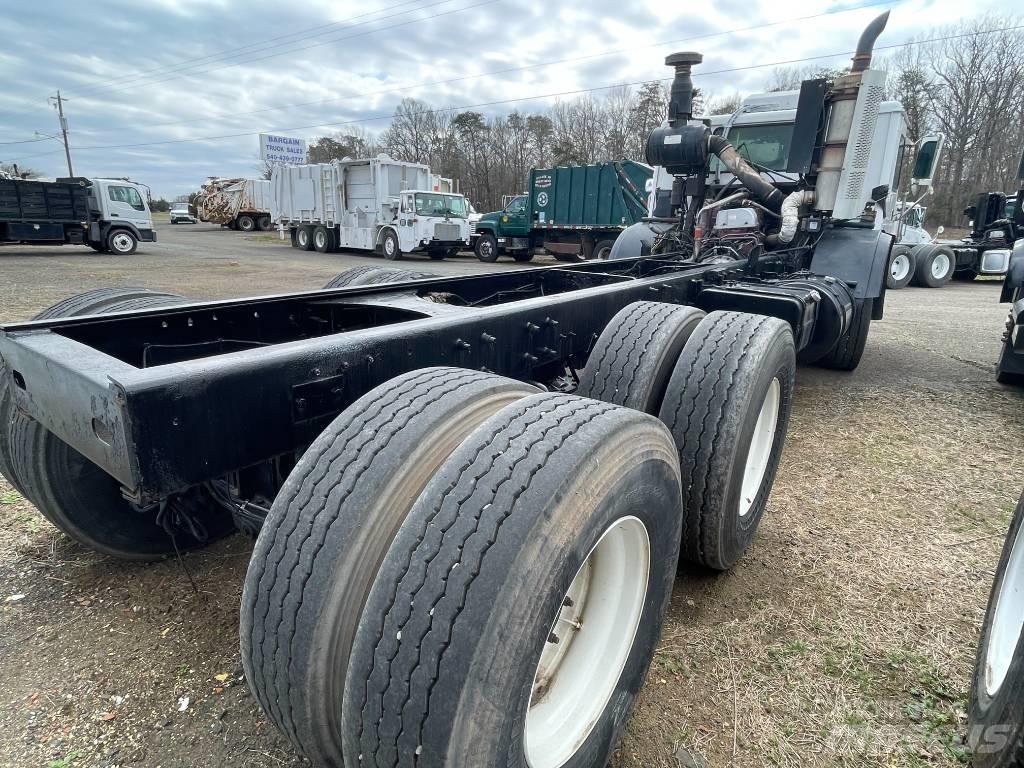 Mack LEU613 Châssis cabine