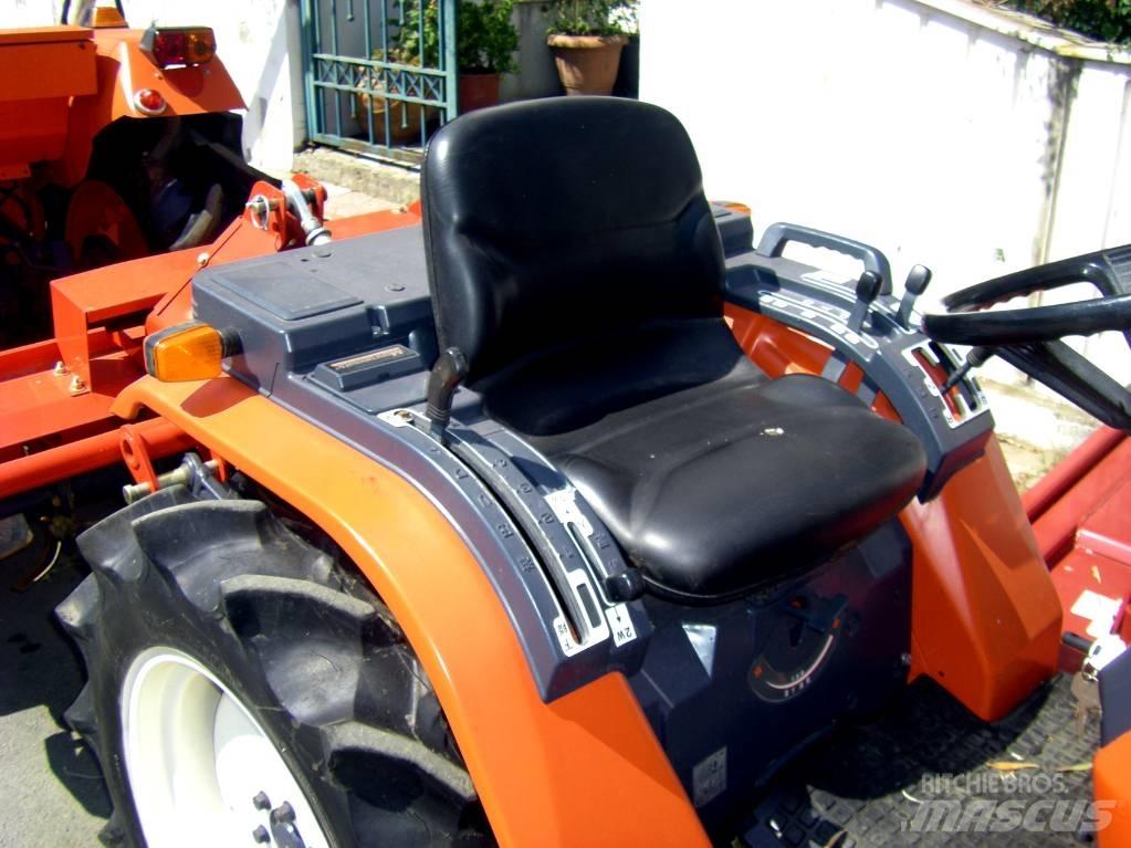 Kubota ASTE A-17 4wd Tracteur