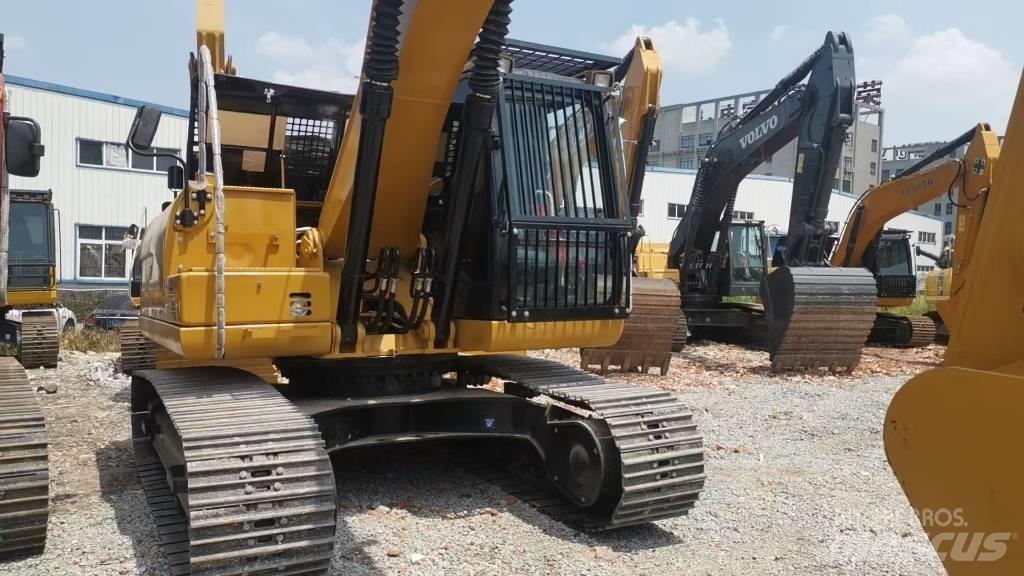 CAT 320 Pelle sur chenilles