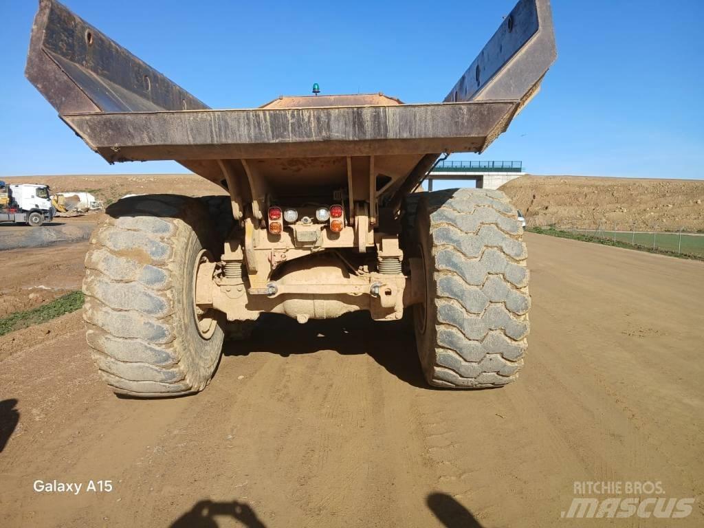 CAT 745 Tombereau articulé