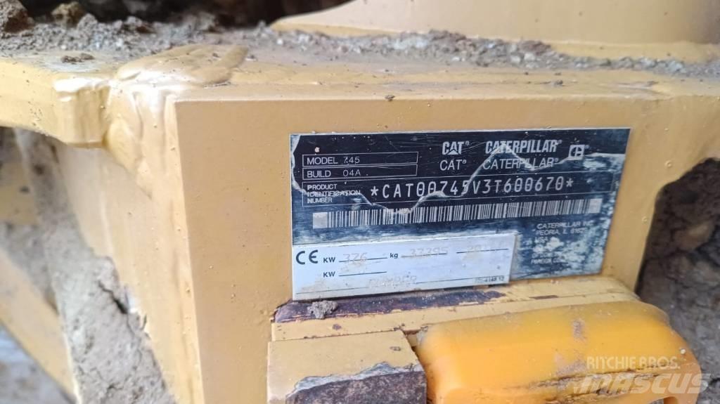 CAT 745 Tombereau articulé
