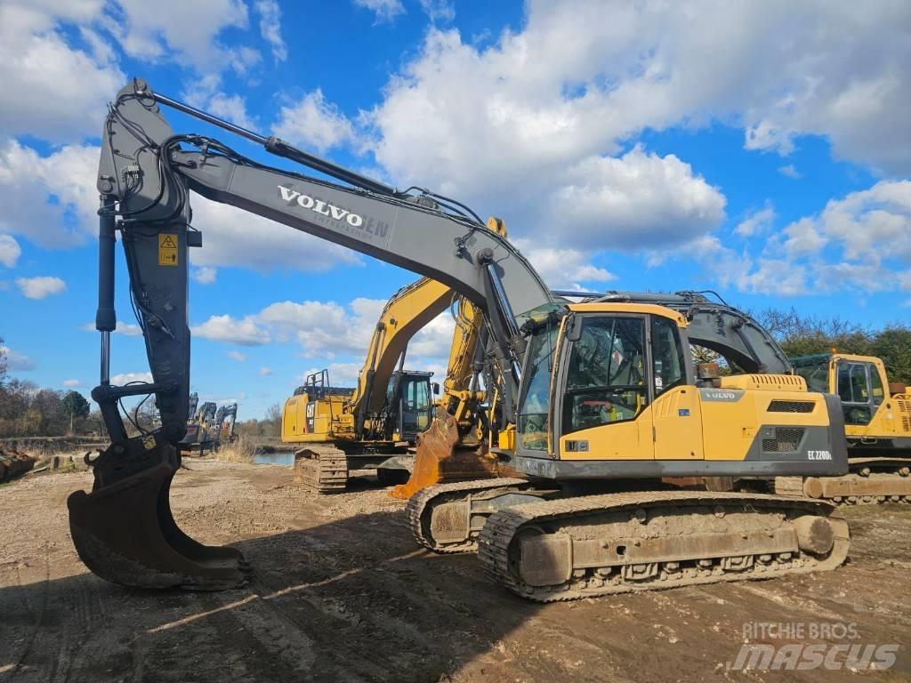 Volvo EC 220 DL Pelle sur chenilles