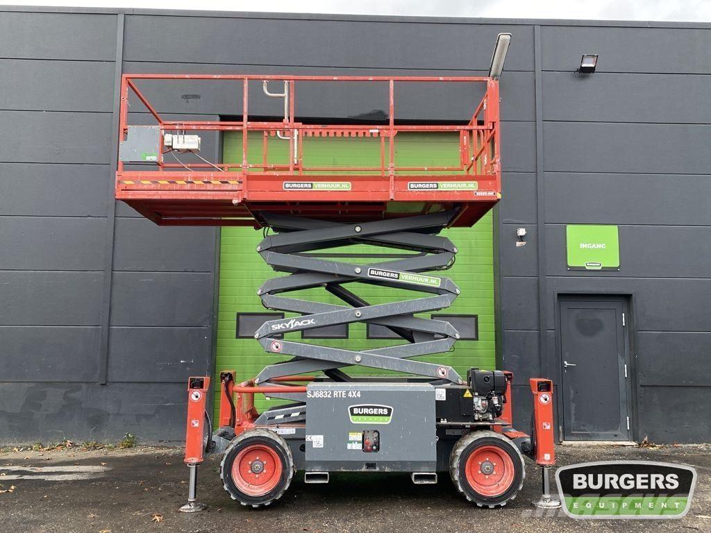 SkyJack SJ6832 RTE Nacelle ciseaux