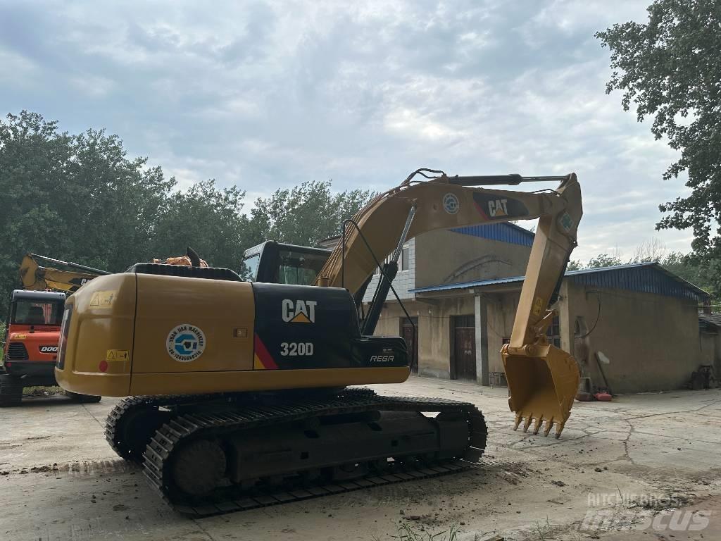 CAT 320D Pelle sur chenilles
