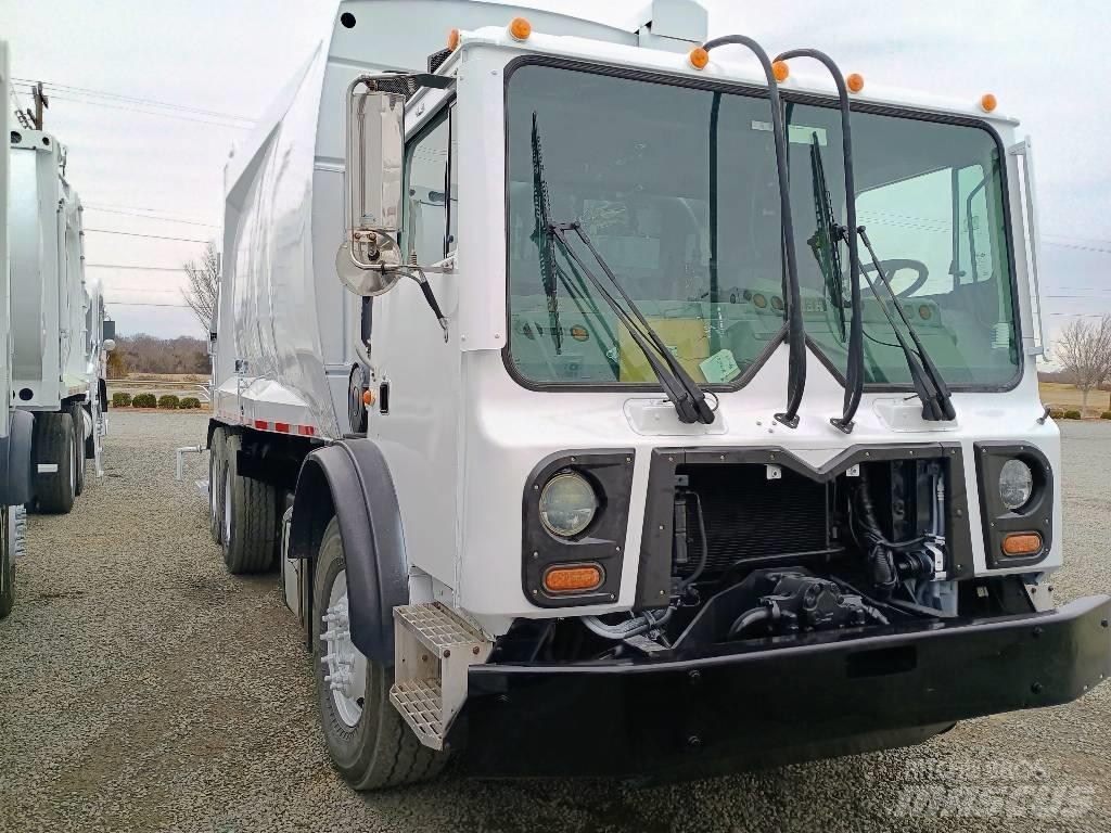 Mack MRU613 Camion poubelle