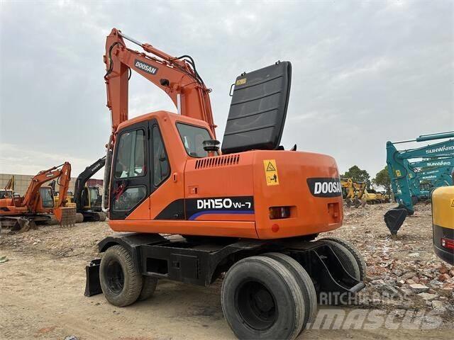 Doosan DH150W Pelle sur pneus