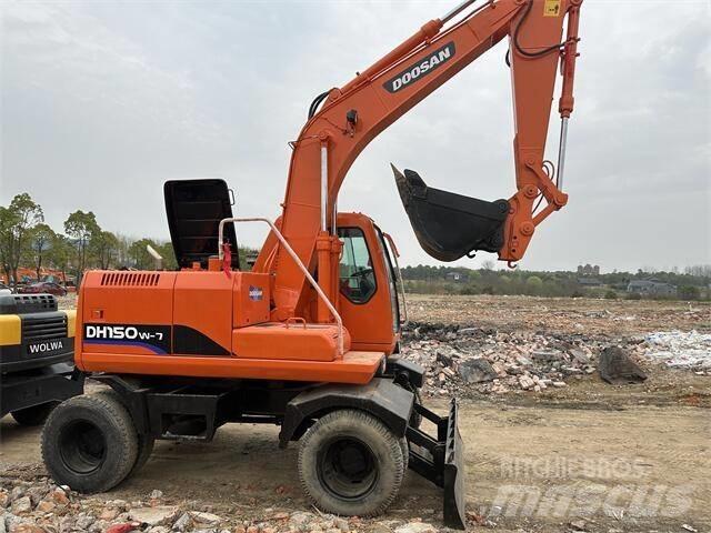 Doosan DH150W Pelle sur pneus