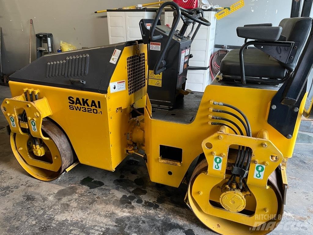 Sakai SW 320-1 Rouleaux tandem