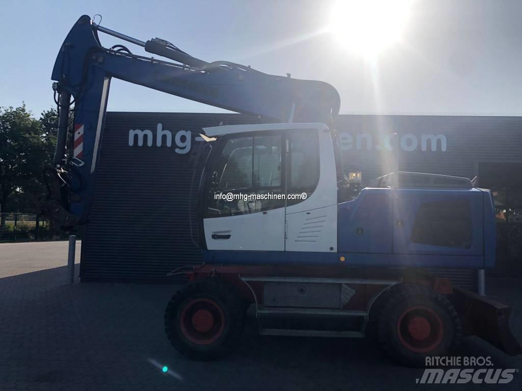 Liebherr A 920 Pelle sur pneus