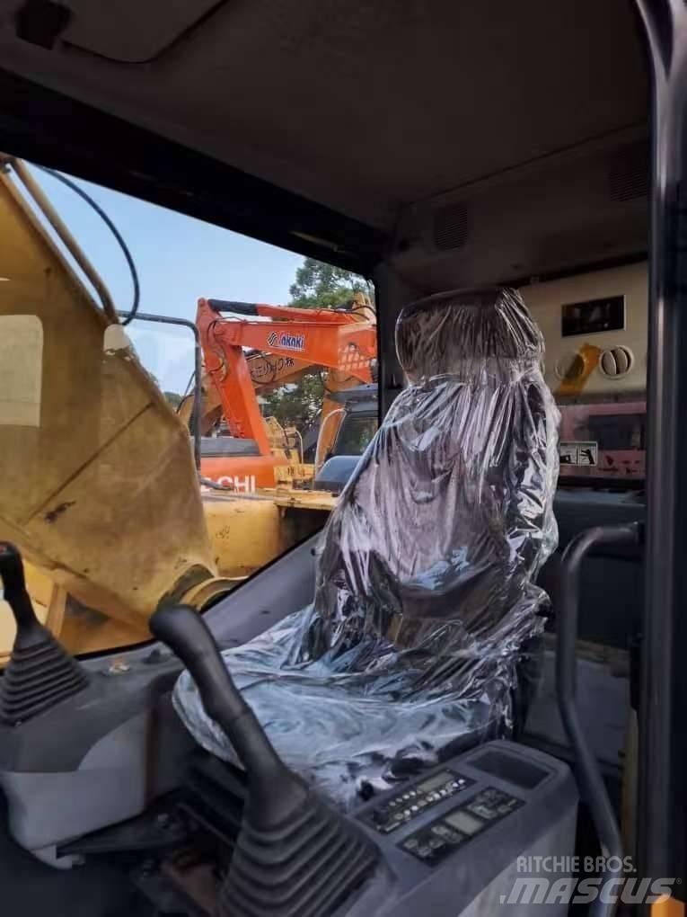 Komatsu PC 200-7 Pelle sur chenilles