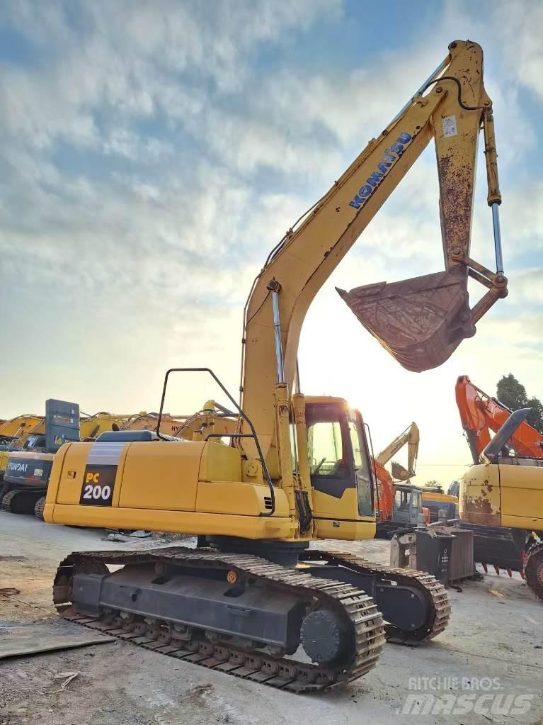 Komatsu PC 200-7 Pelle sur chenilles