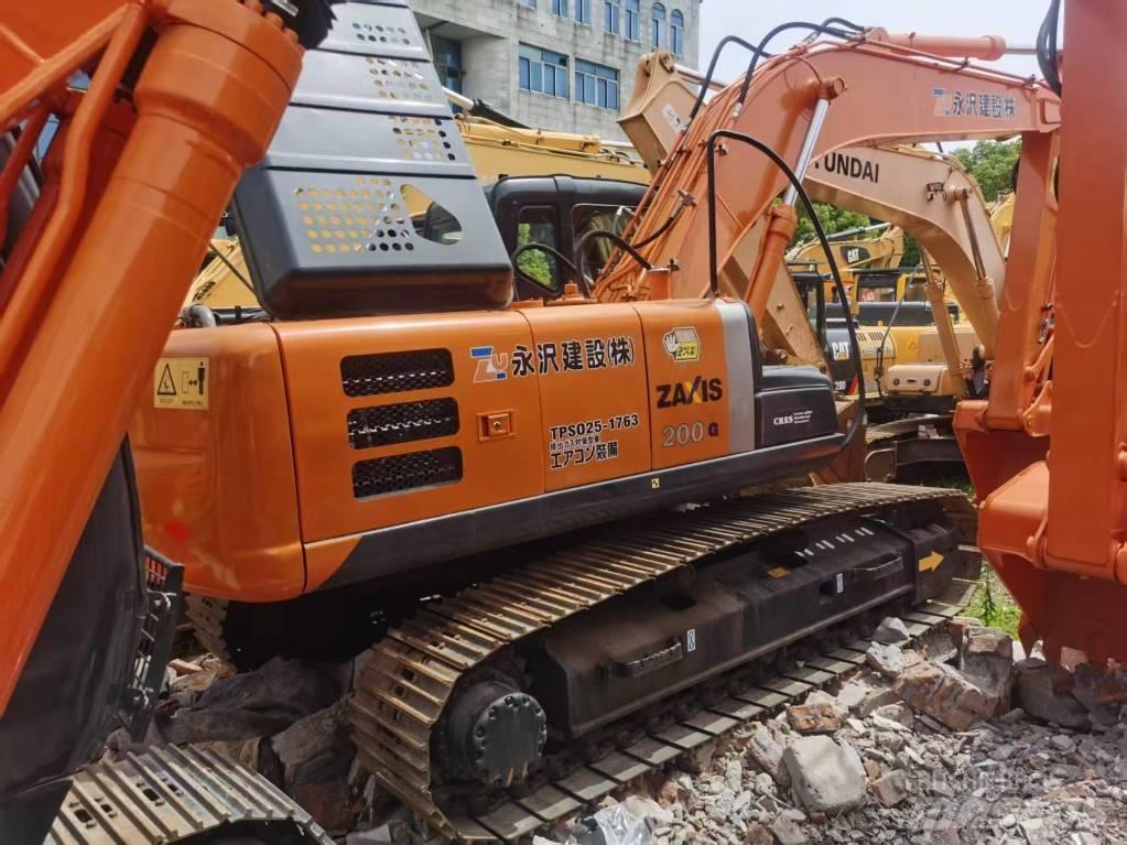 Hitachi ZX 200 Pelle sur chenilles