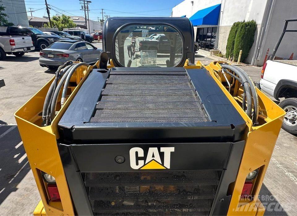 CAT 246 D Chargeuse compacte