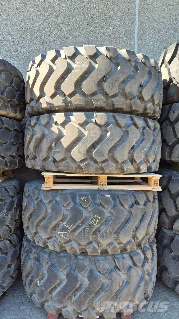 Michelin 23.5 R25 Pneus, roues et jantes