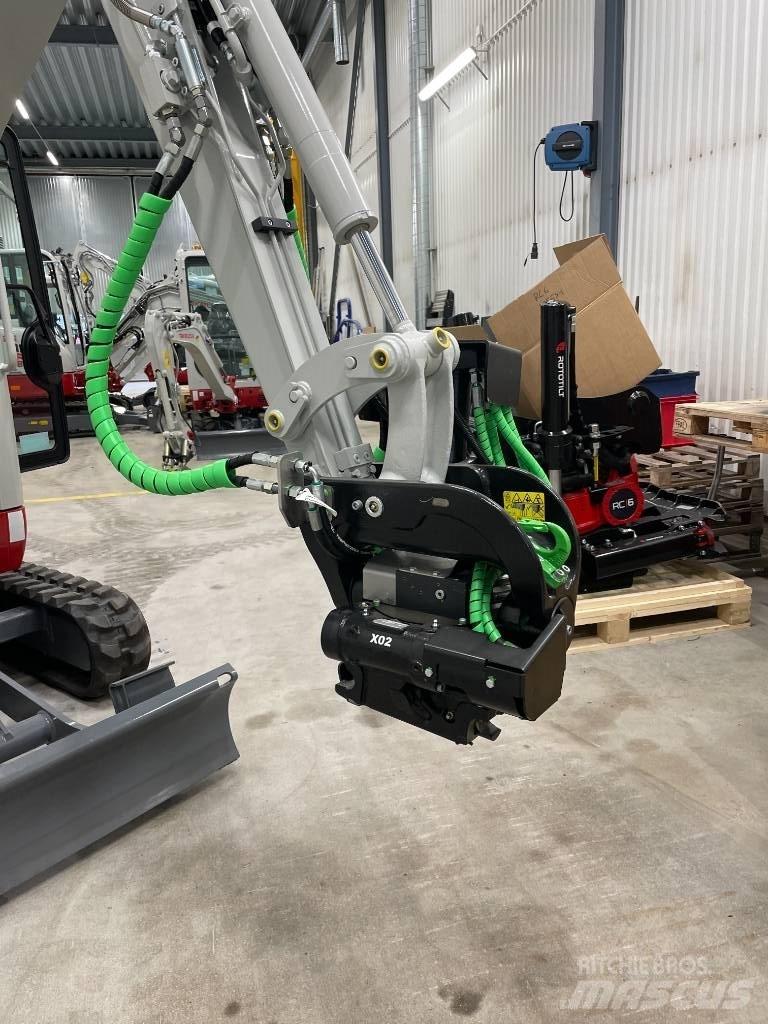 Takeuchi TB 320 Mini pelle < 7t