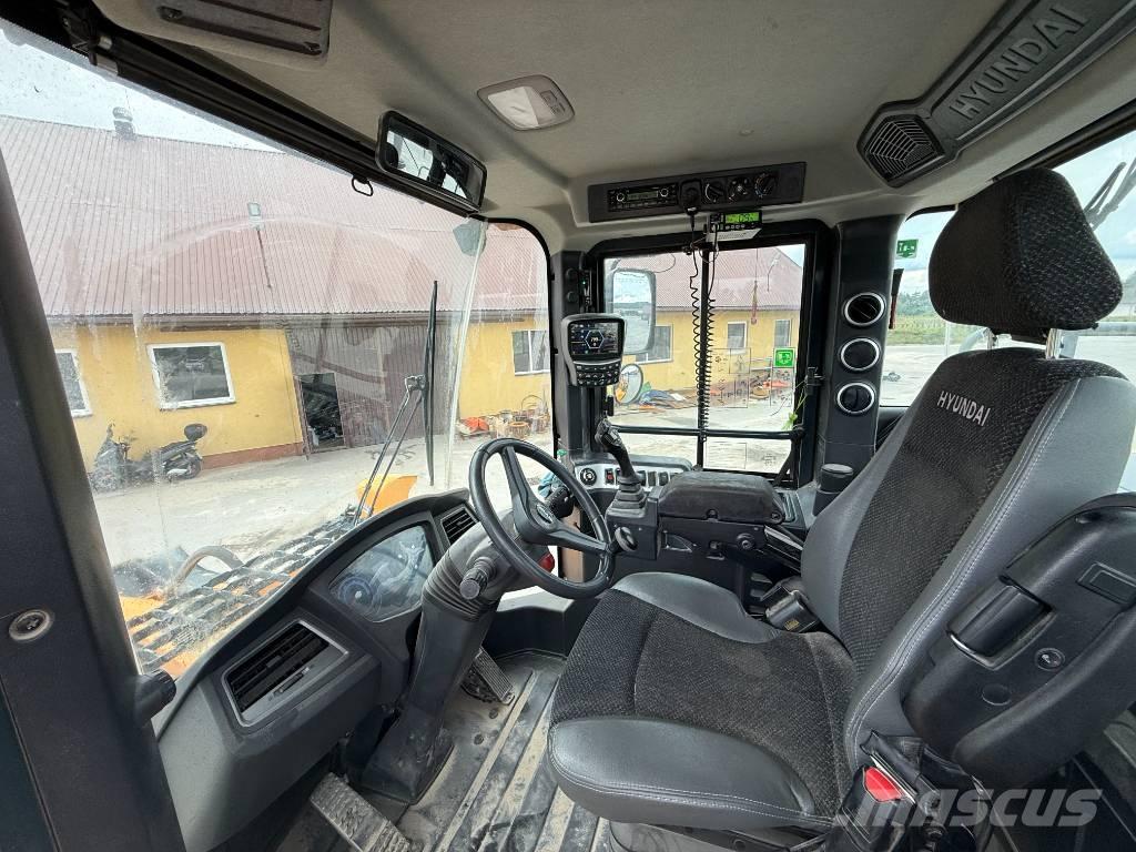 Hyundai HL 960 Chargeuse sur pneus