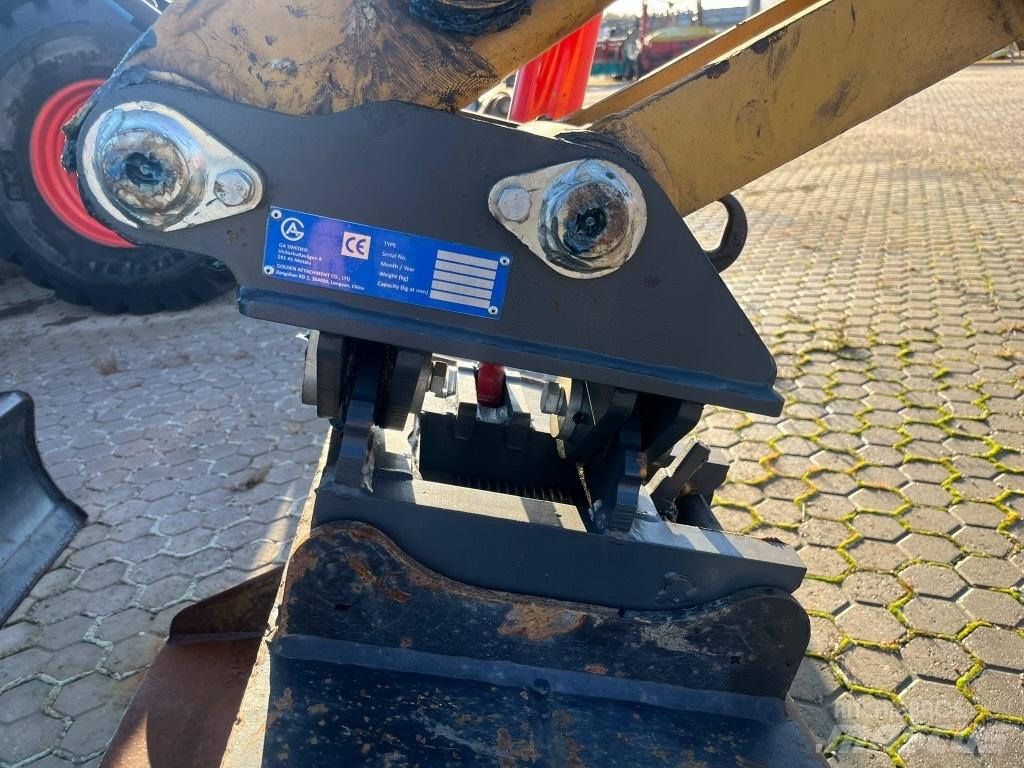 CAT 305.5 E2 Mini pelle < 7t