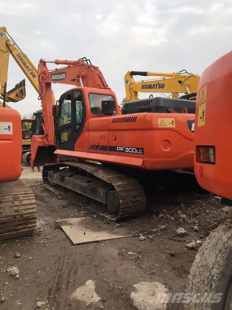 Doosan DX 300 Pelle sur chenilles
