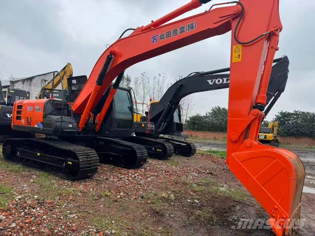 Hitachi ZX 200 Pelle sur chenilles