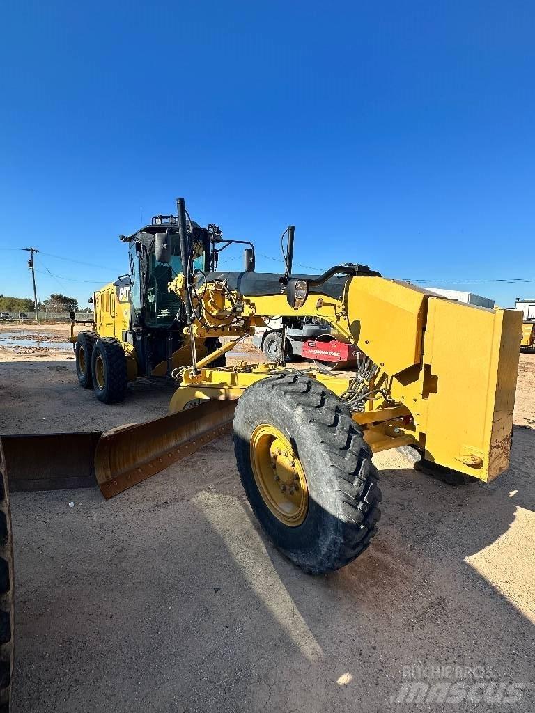CAT 12 M 2 Niveleuse