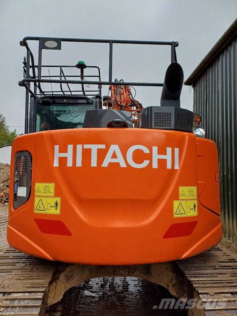 Hitachi ZX 135 US-6 Pelle sur chenilles