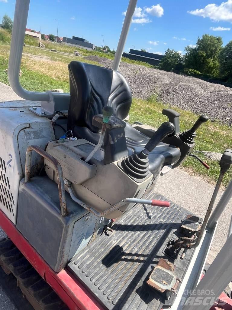 Takeuchi TB 016 Pelle sur chenilles