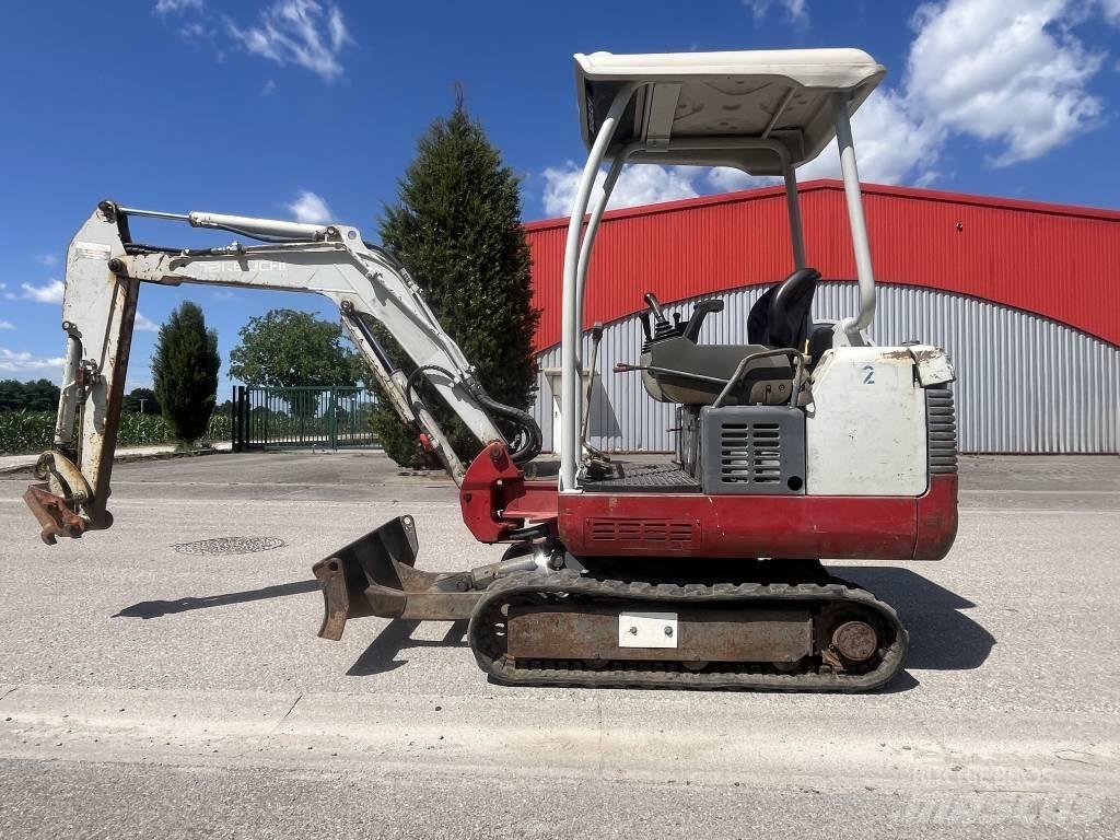 Takeuchi TB 016 Pelle sur chenilles