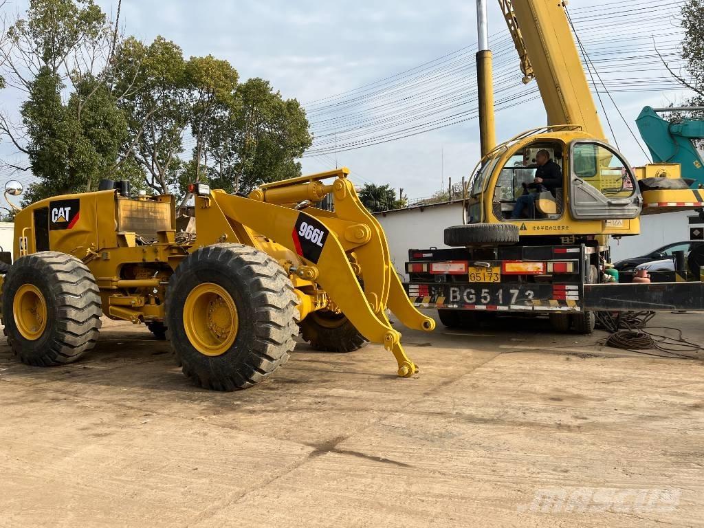 CAT 966 Chargeuse sur pneus