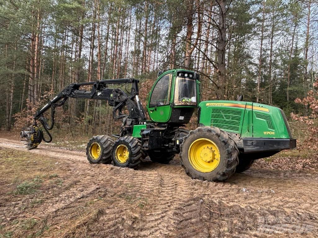 John Deere 1170 E Abatteuse