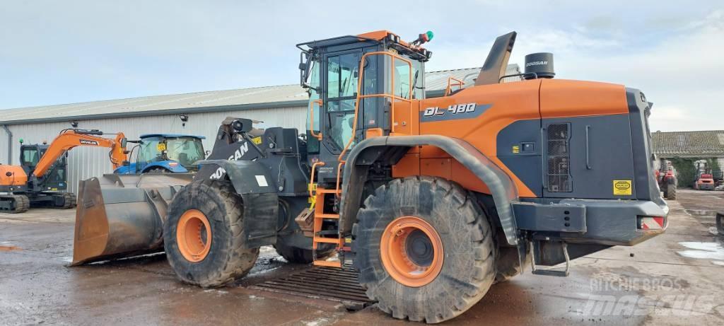 Doosan DL 480-7 Pelle sur pneus