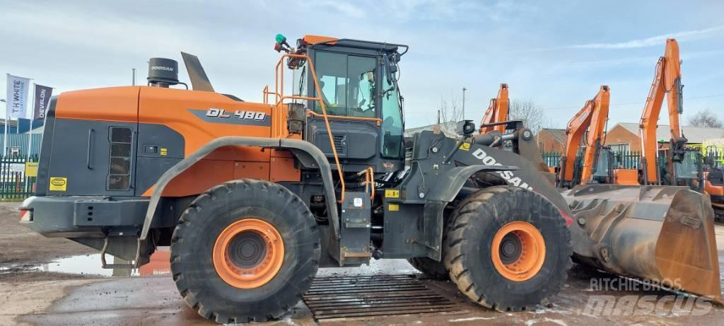 Doosan DL 480-7 Pelle sur pneus