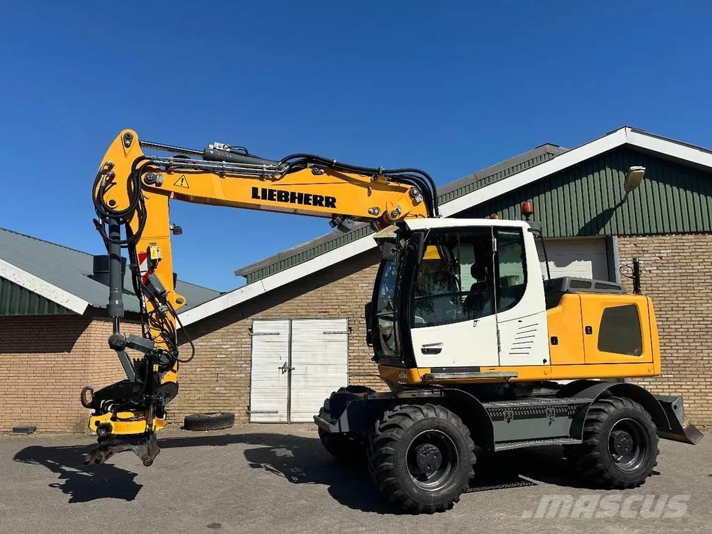 Liebherr A916 Pelle sur pneus
