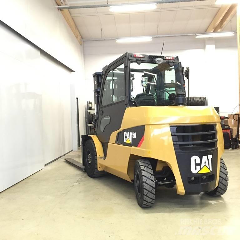 CAT DP 50 N Chariots diesel