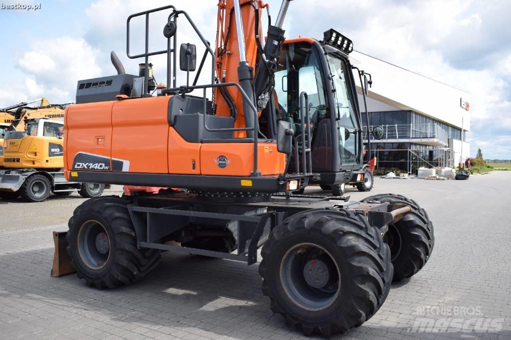 Doosan DX 140 W-5 Pelle sur pneus