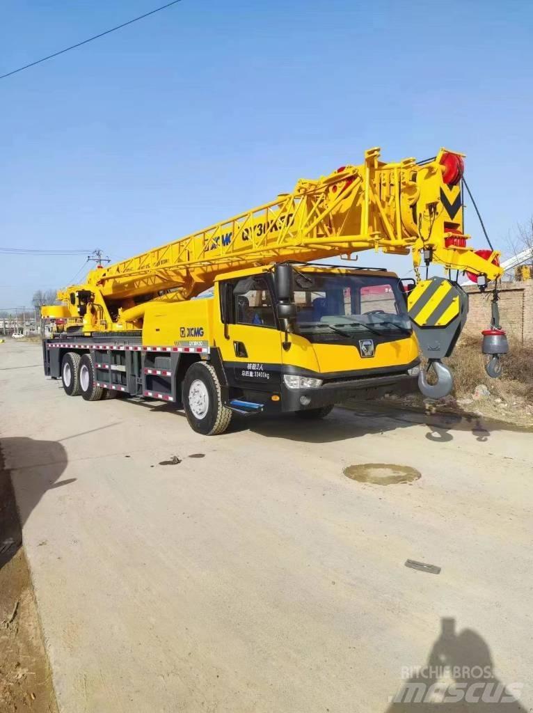 XCMG QY30T Grues tout terrain