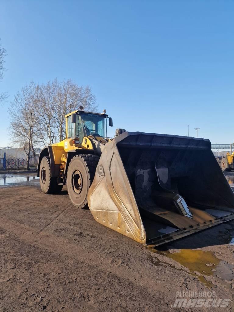 Volvo L 220 F Chargeuse sur pneus