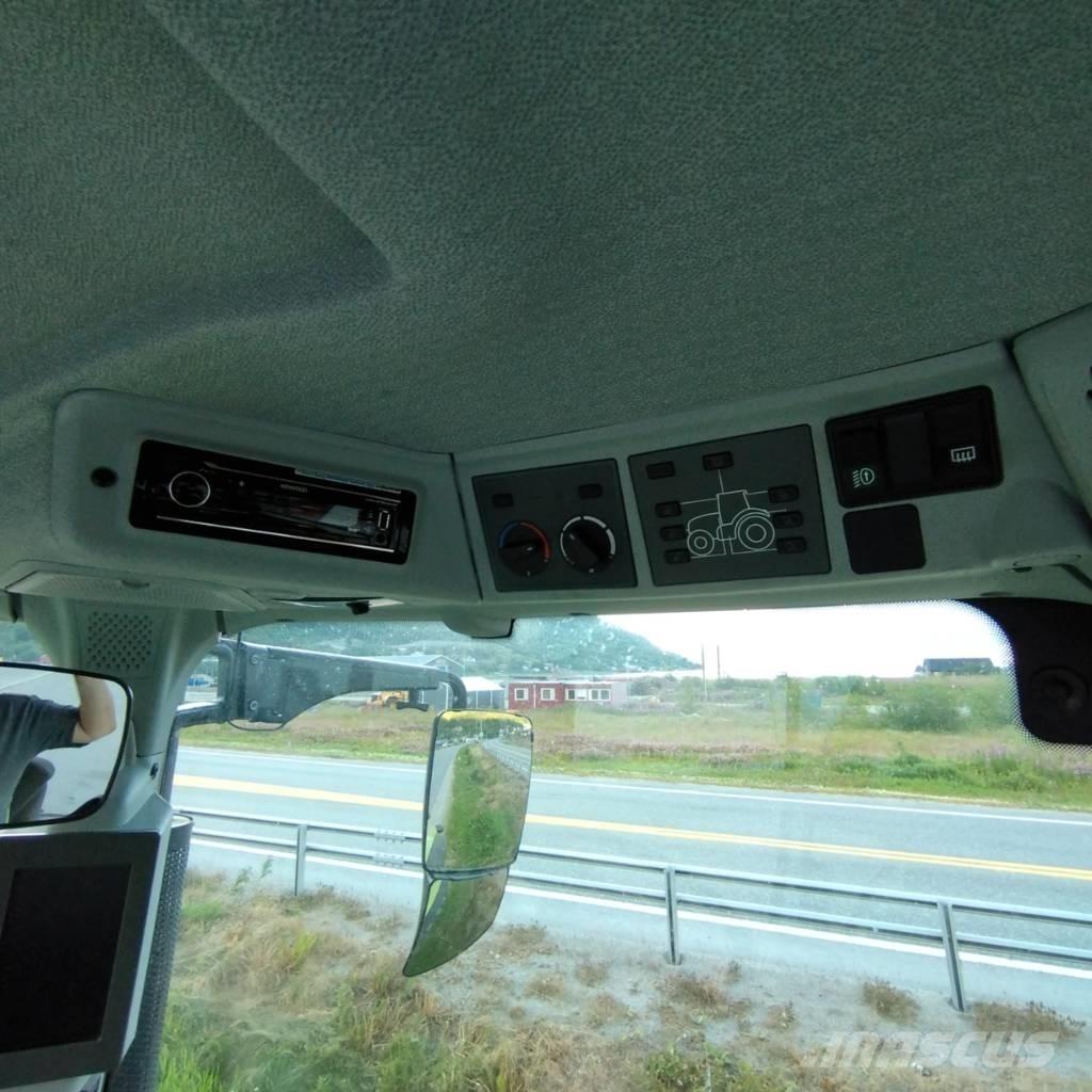 CLAAS Axion 830 Tracteur