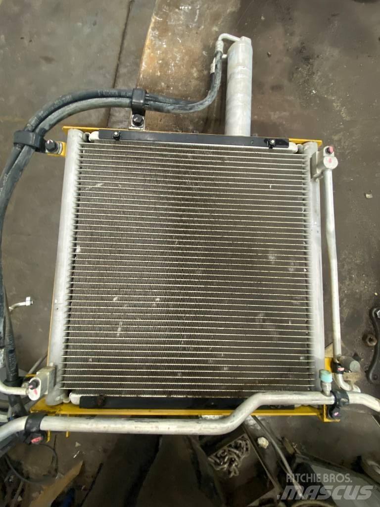 CAT 349 E Parts Pelle sur chenilles