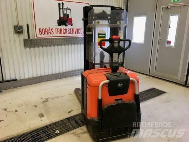 BT SPE 125 L Gerbeur accompagnant