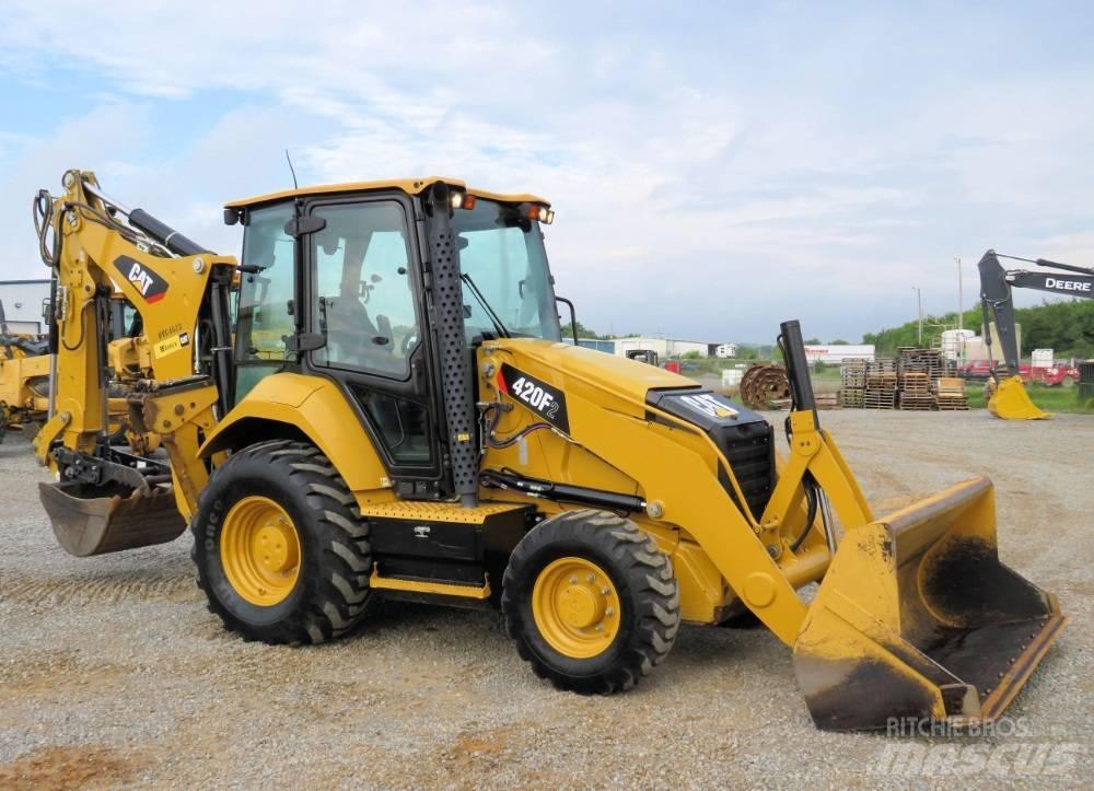 CAT 420F2 Tractopelle
