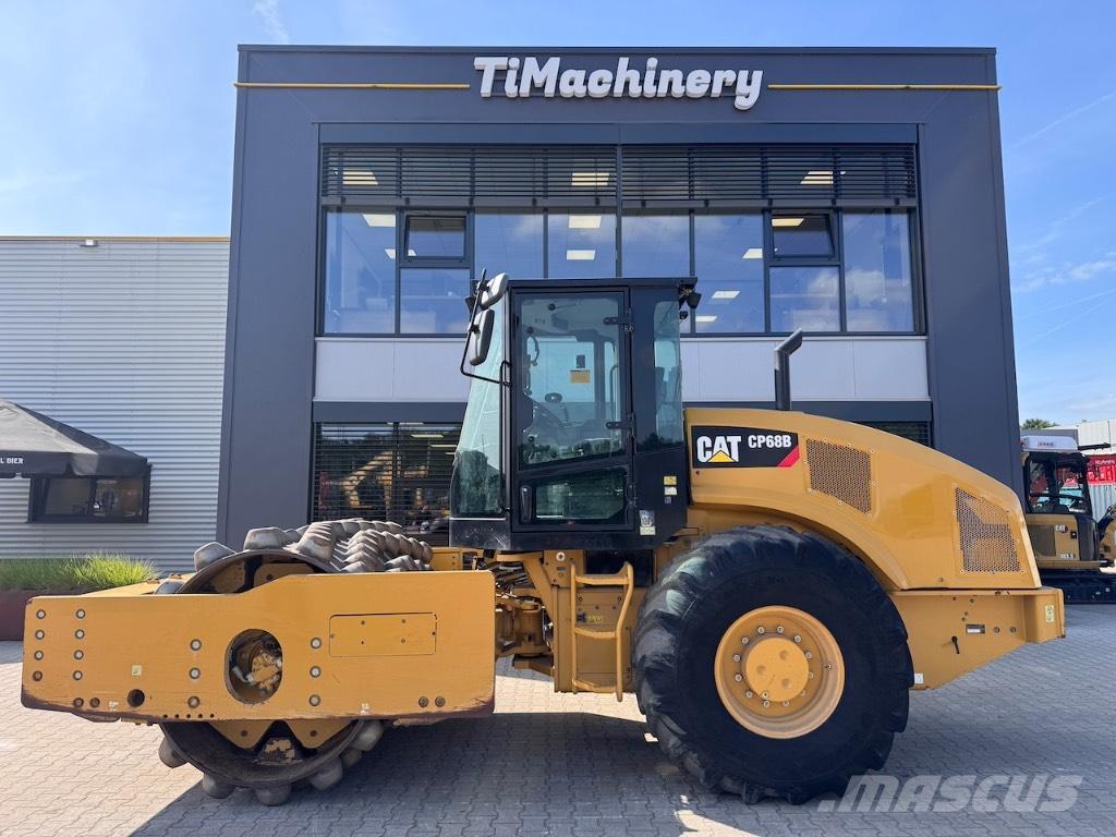 CAT CP 68 B Compacteur de sol
