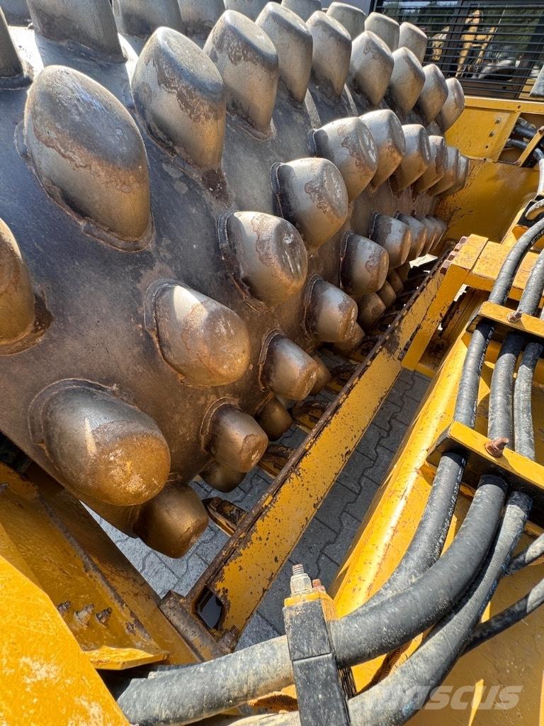 CAT CP 68 B Compacteur de sol