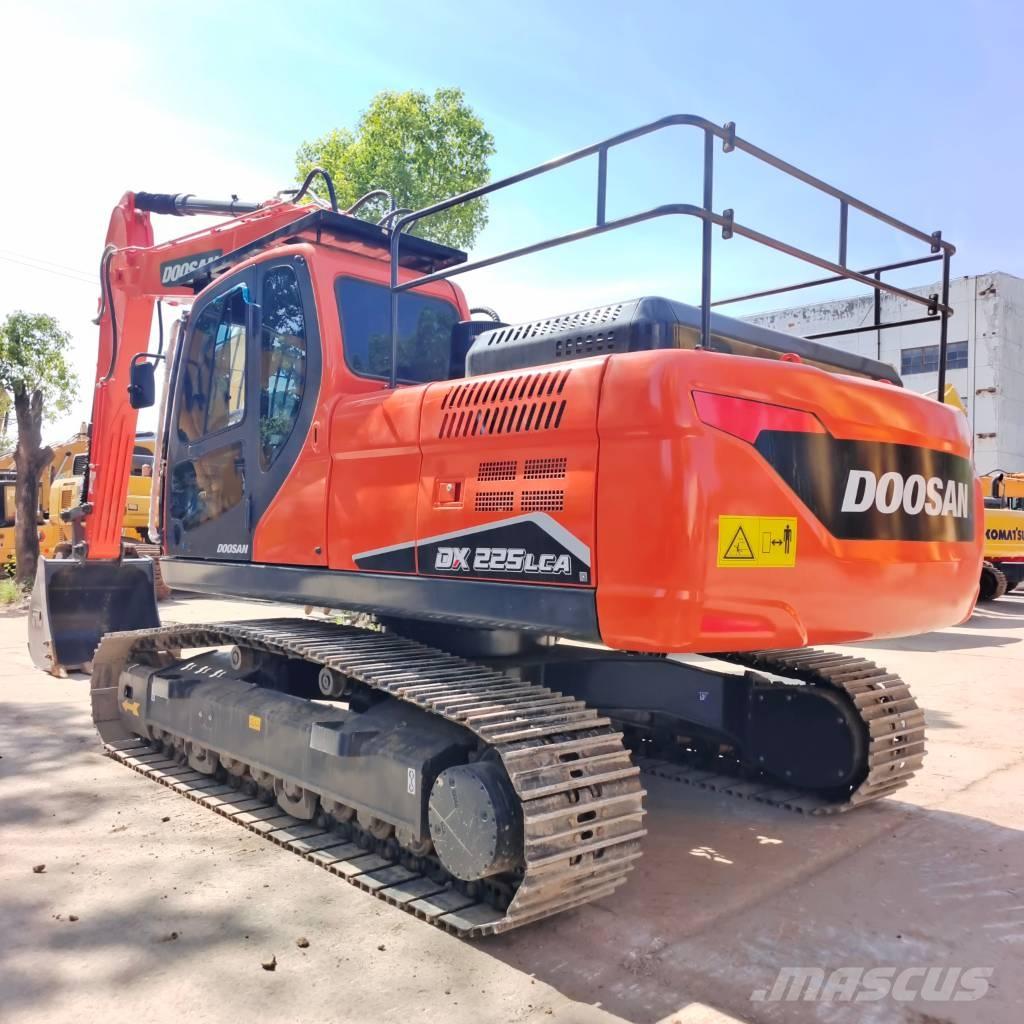 Doosan DX 225 LCA Pelle sur chenilles