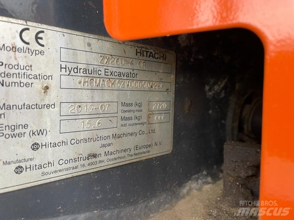 Hitachi ZX 26 U-6 Mini pelle < 7t