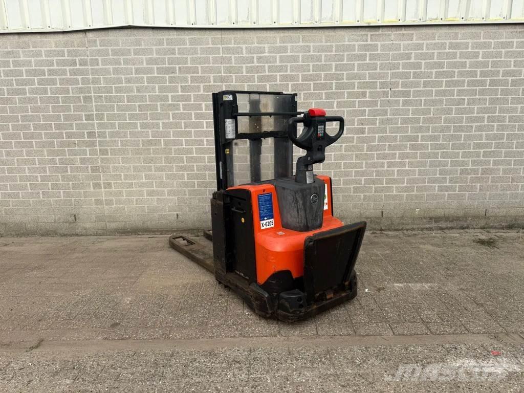BT SWE200D Gerbeur accompagnant
