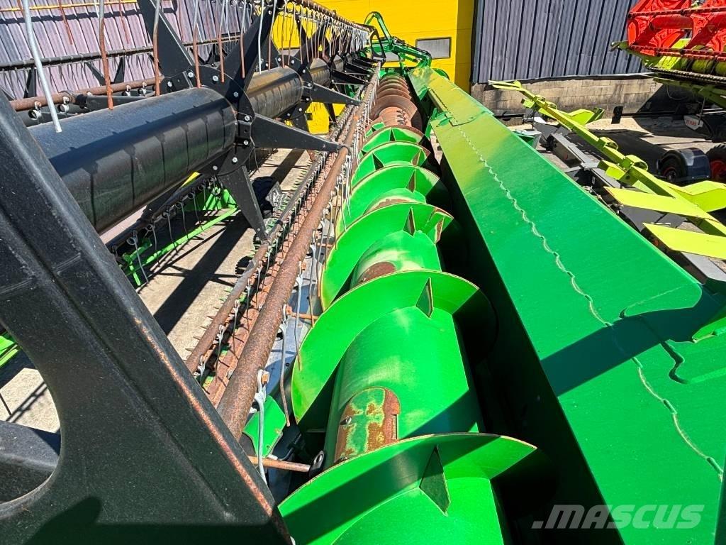 John Deere S 690 i Moissonneuse batteuse