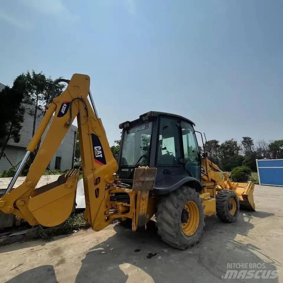 CAT 420 F Tractopelle