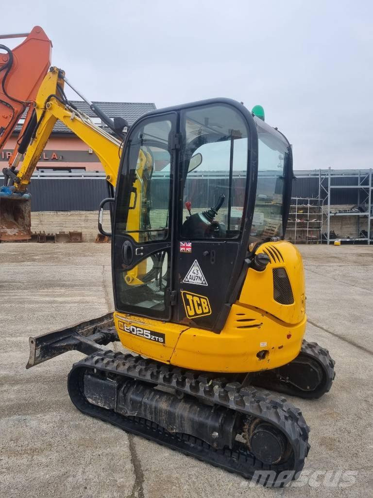 JCB 8025 Mini pelle < 7t