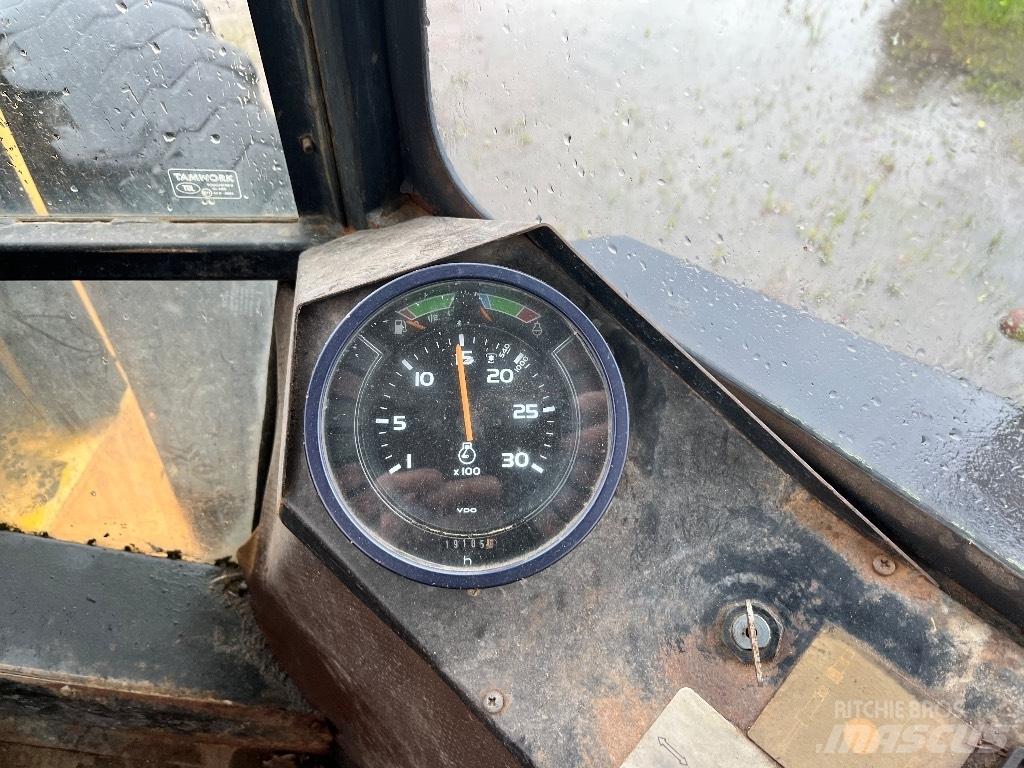 Lännen C10 Pelle sur pneus